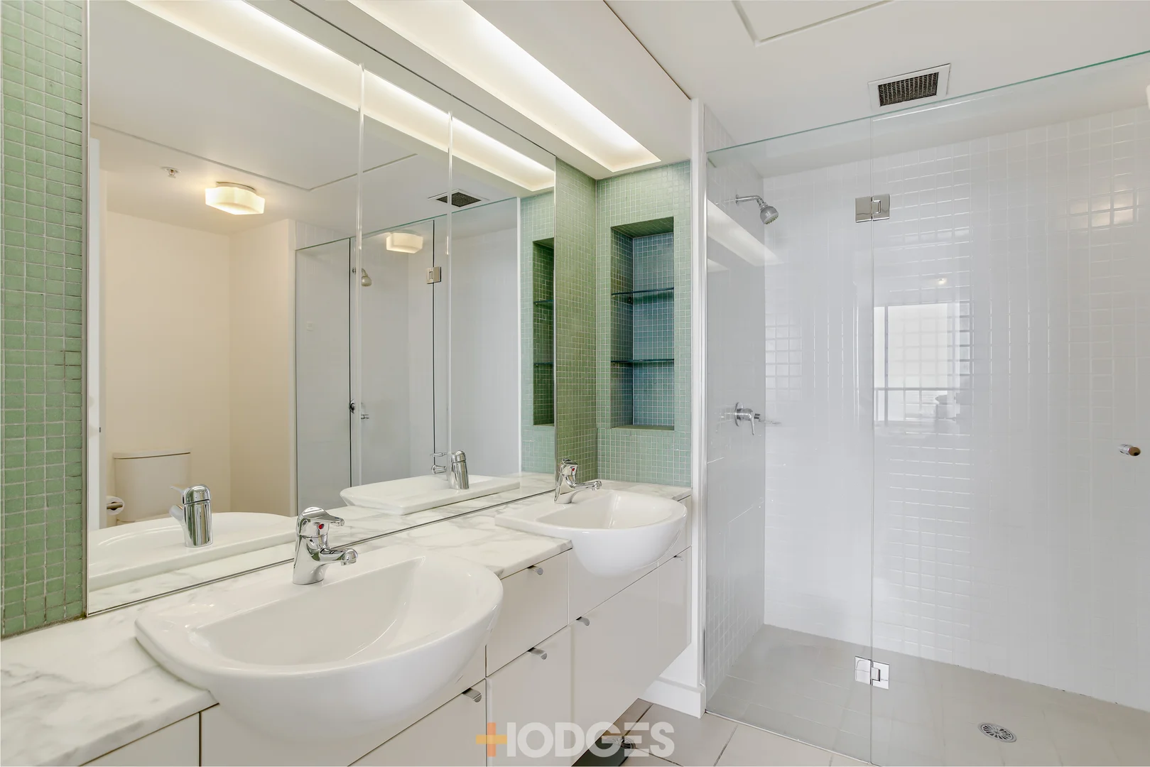 Additional image 9 of 1002/147 Beach Street, Port Melbourne VIC 3207