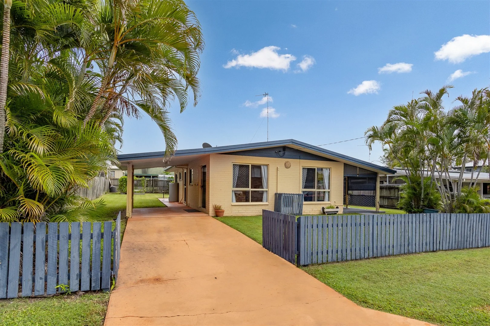 119 Limpus Street, Urangan QLD 4655