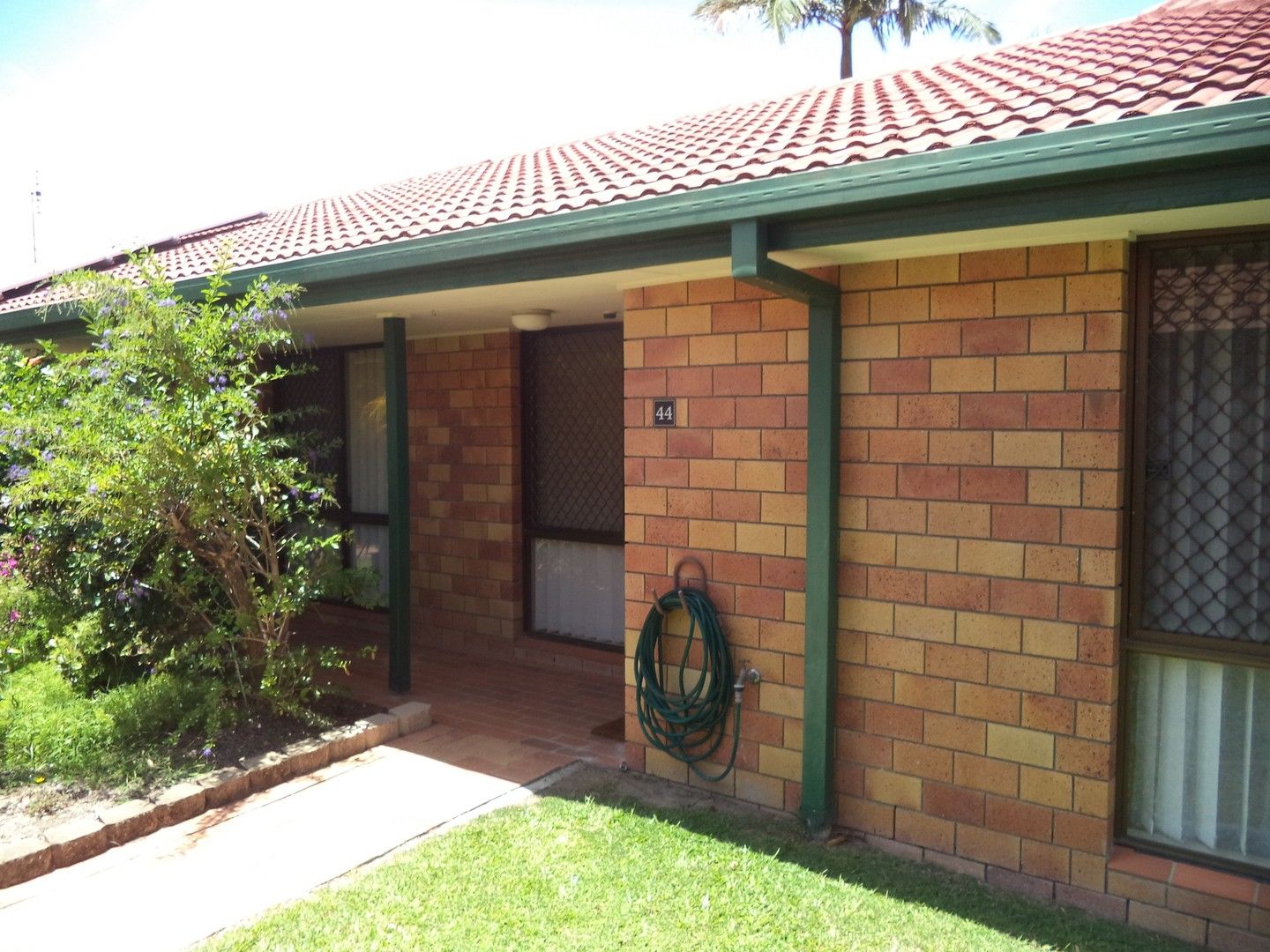 2 bedrooms Apartment / Unit / Flat in  MIAMI QLD, 4220