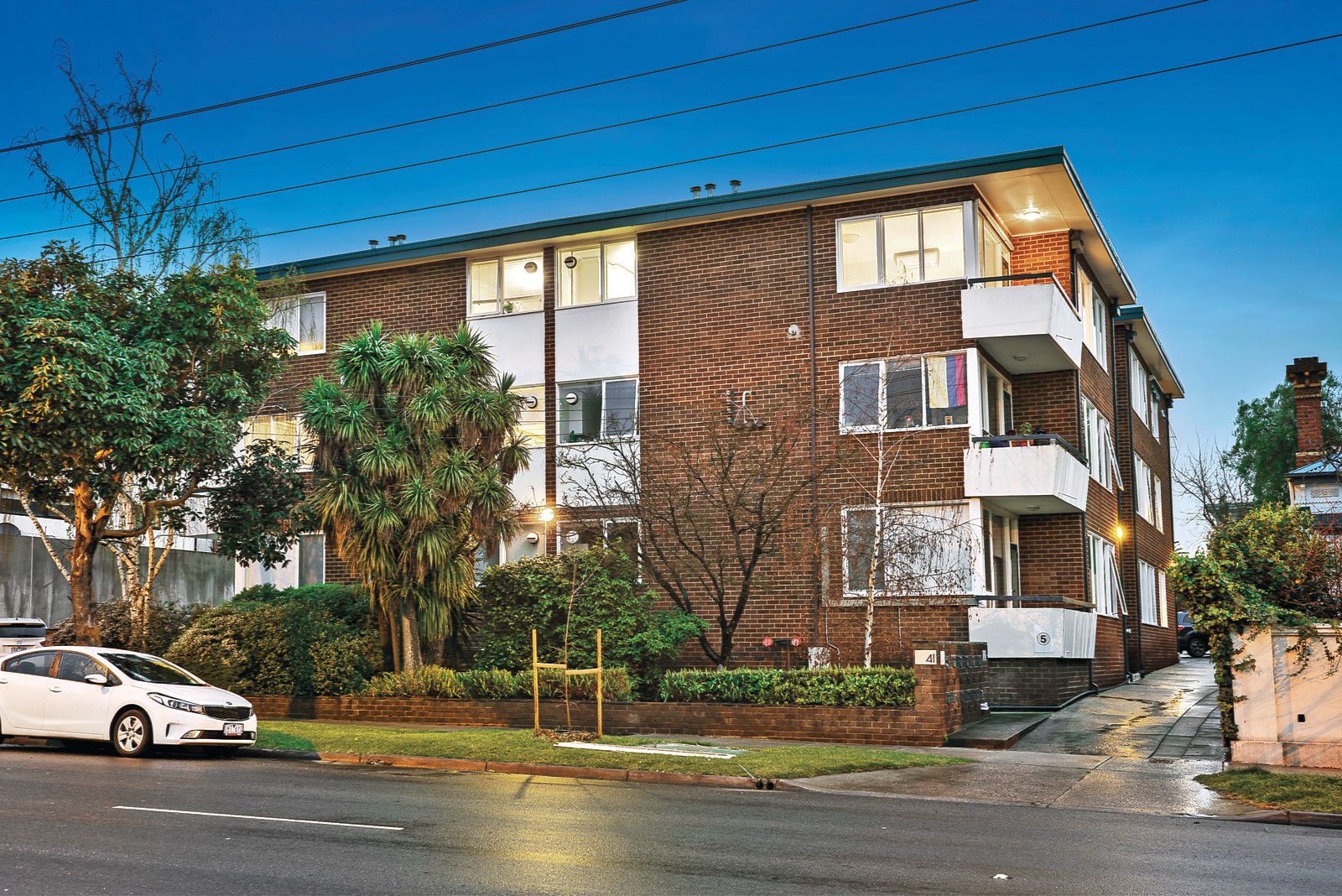 2 bedrooms Apartment / Unit / Flat in 21/41 Kooyong Road ARMADALE VIC, 3143