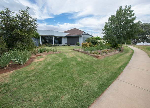 1 Sandpiper Drive, Murray Downs NSW 2734