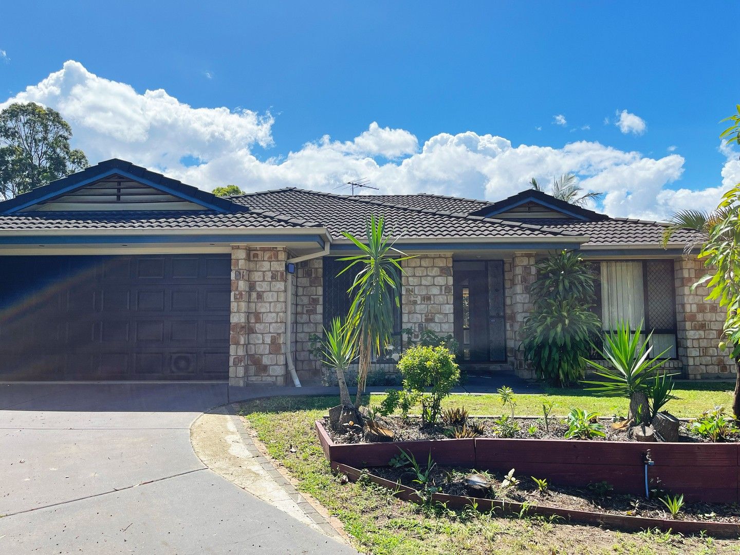 4 bedrooms House in 5 KENNY CLOSE FOREST LAKE QLD, 4078