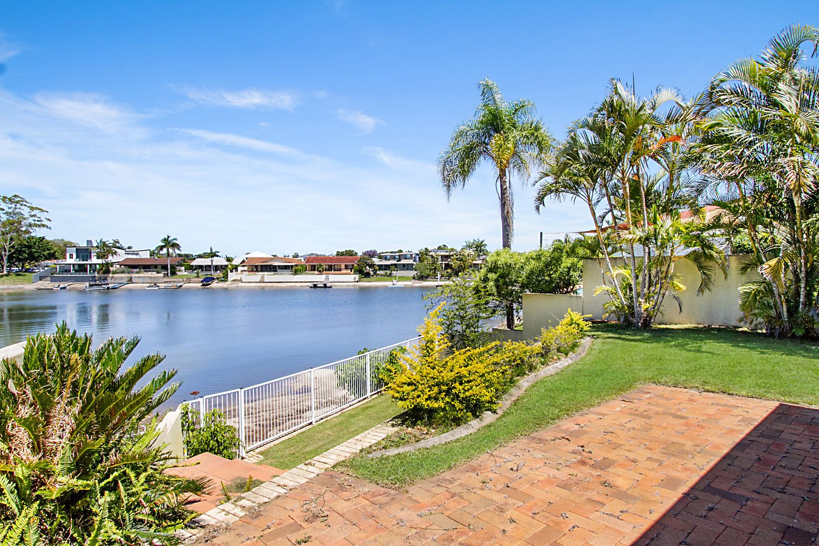 4 Moomba Court, Sorrento QLD 4217, Image 2