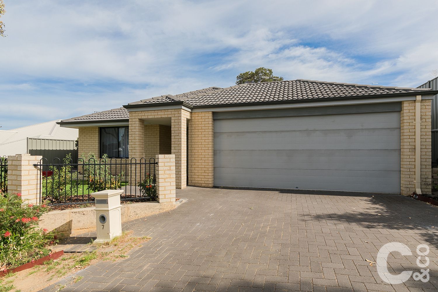 4 bedrooms House in 7 Pennine Way WELLARD WA, 6170
