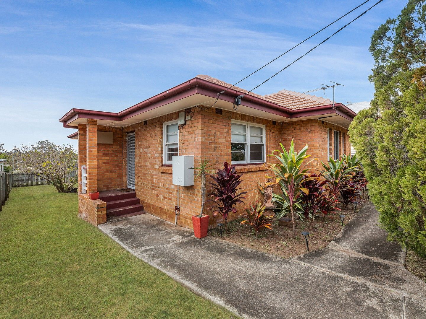 8 Toongarra Road, Leichhardt QLD 4305, Image 1