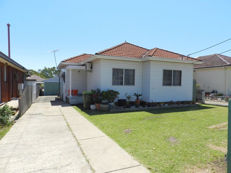 3 bedrooms House in 6 Elaine Street REGENTS PARK NSW, 2143