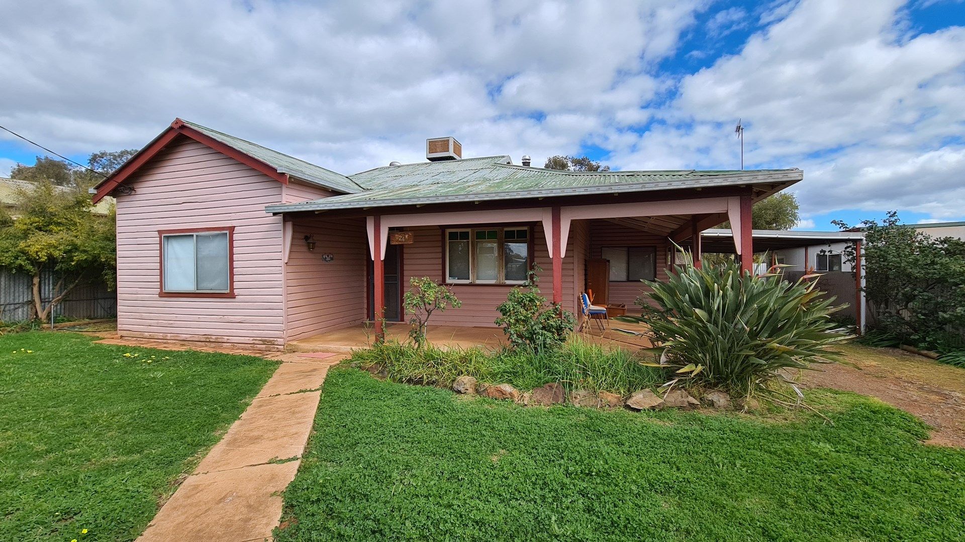 24 Lorne, Lake Cargelligo NSW 2672, Image 0