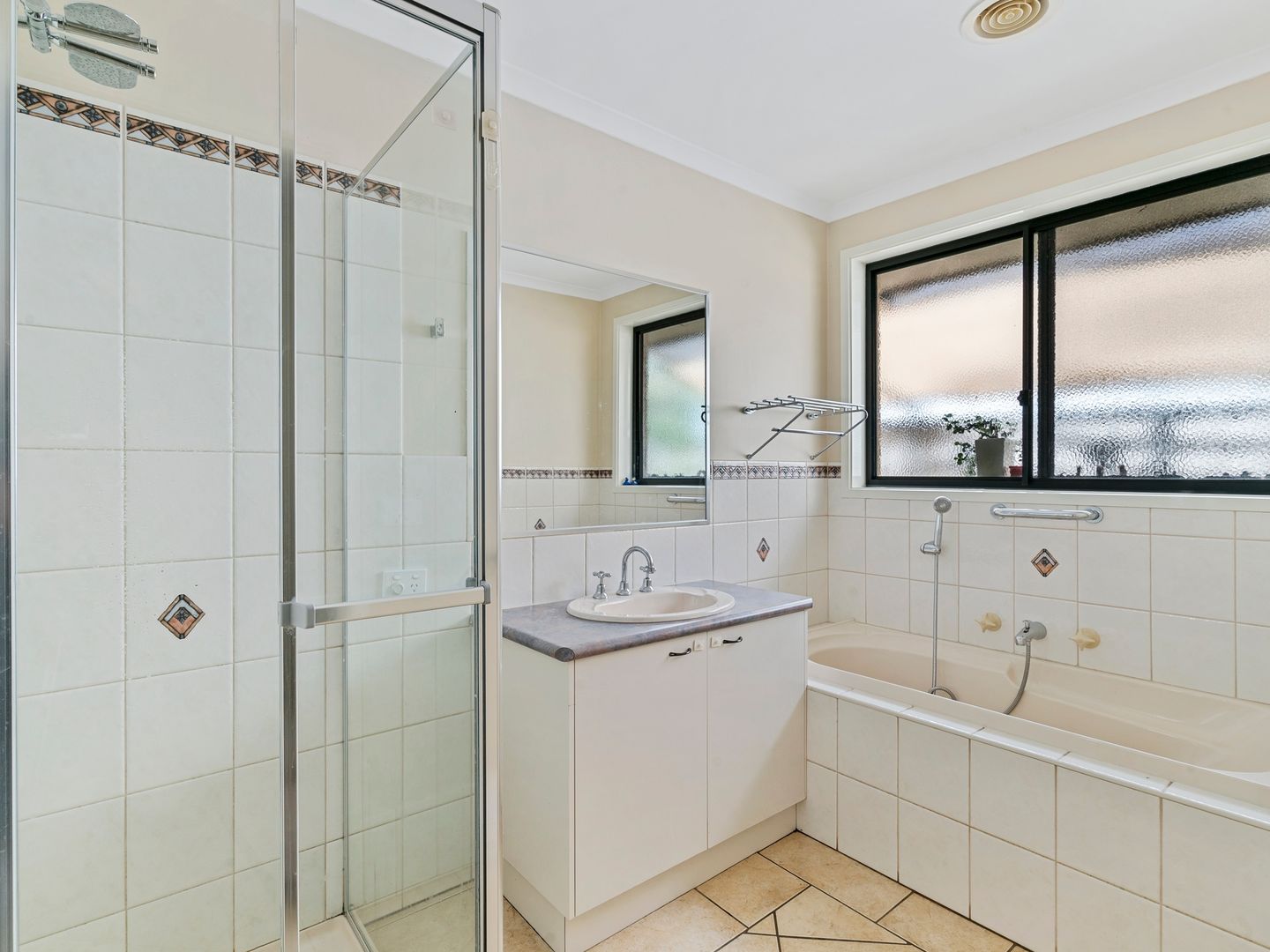 4 Muscat Court, Rutherglen VIC 3685, Image 2