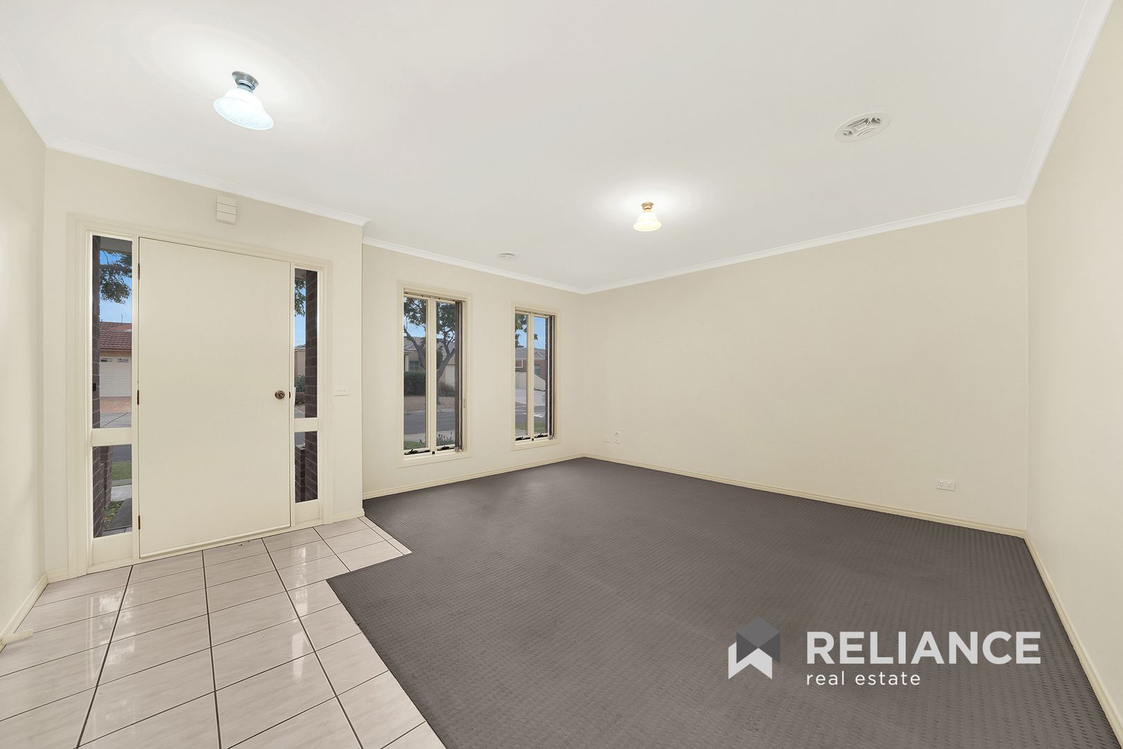 2/23 Treeside Drive, Tarneit VIC 3029, Image 2