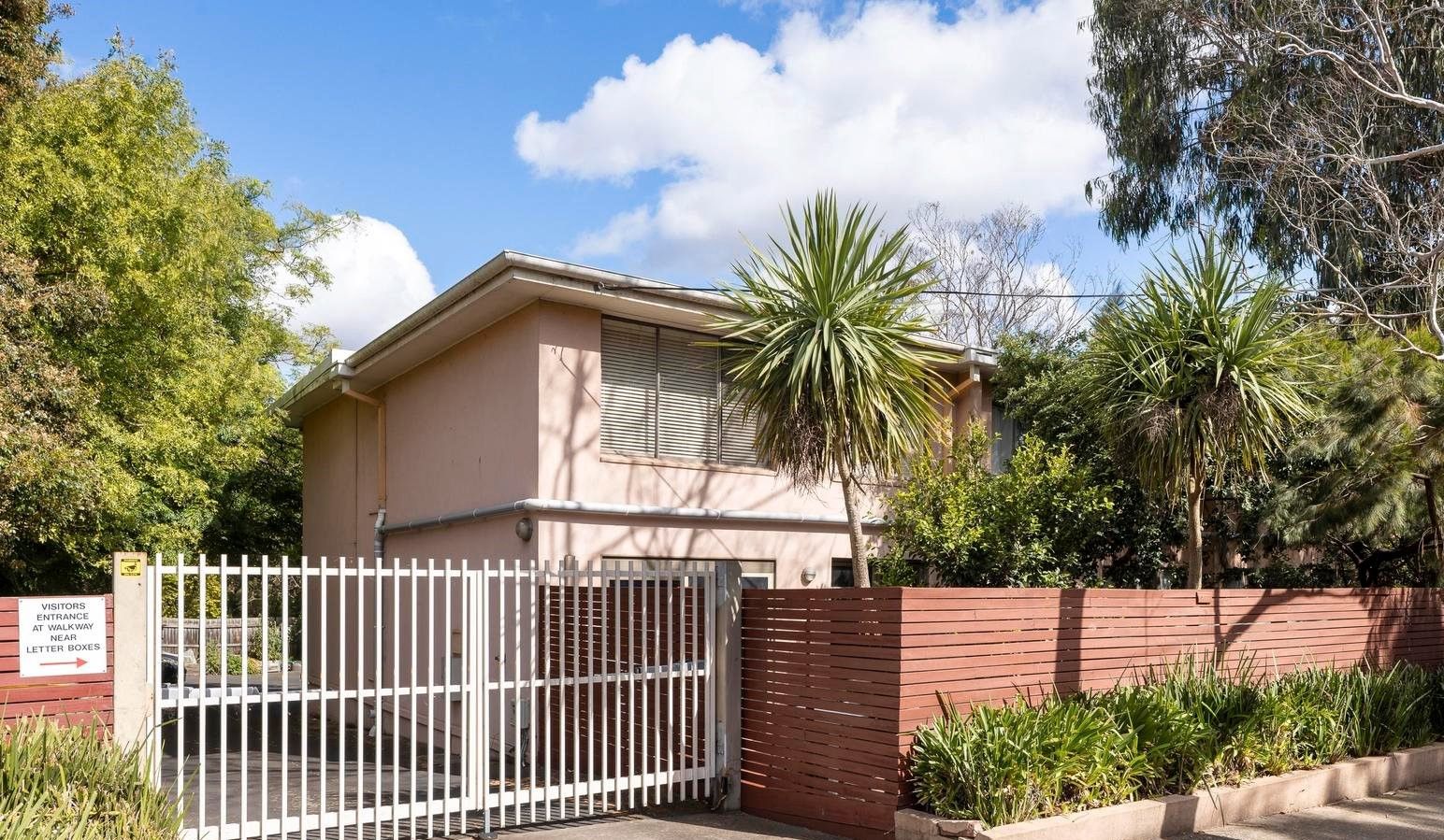 2 bedrooms Apartment / Unit / Flat in 15/30 Strettle Street THORNBURY VIC, 3071