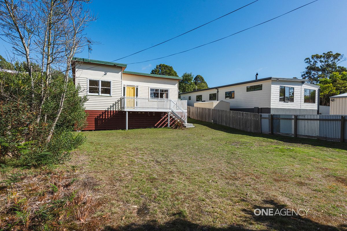 12 Honeysuckle Avenue, Sisters Beach TAS 7321, Image 0