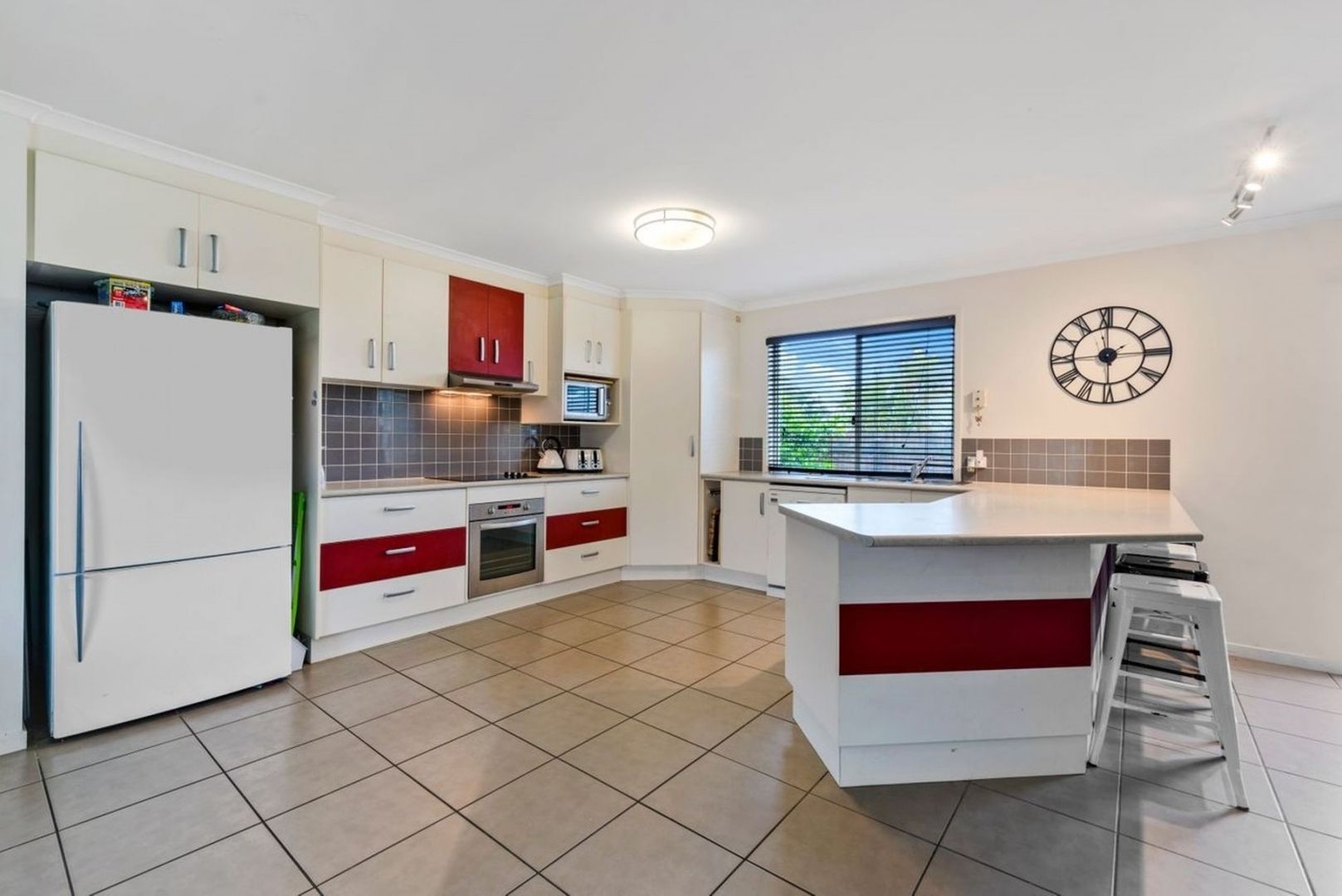 62 Huntley Place, Caloundra West QLD 4551, Image 2