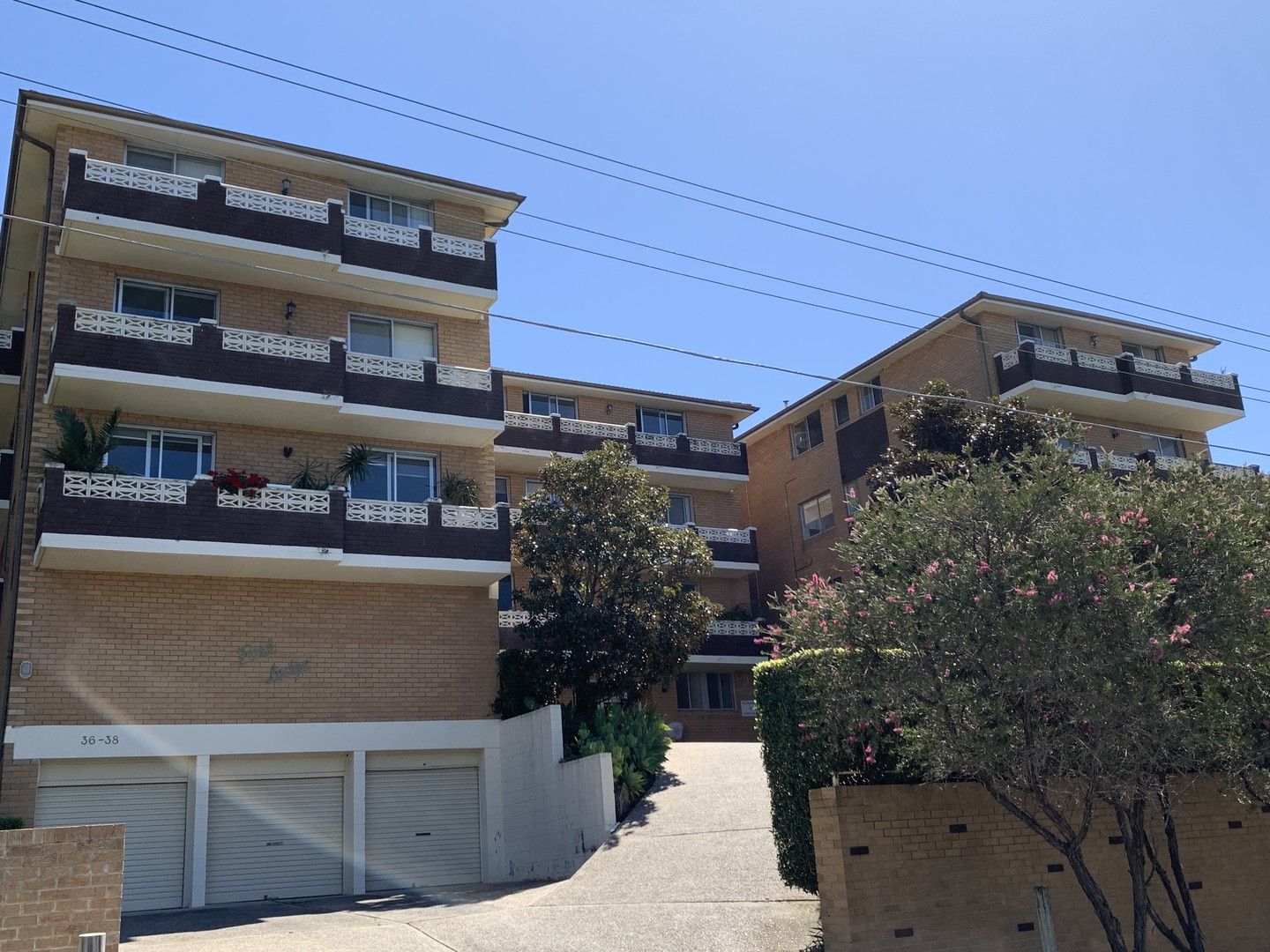 1 bedrooms Apartment / Unit / Flat in 6/36 Park Street NARRABEEN NSW, 2101