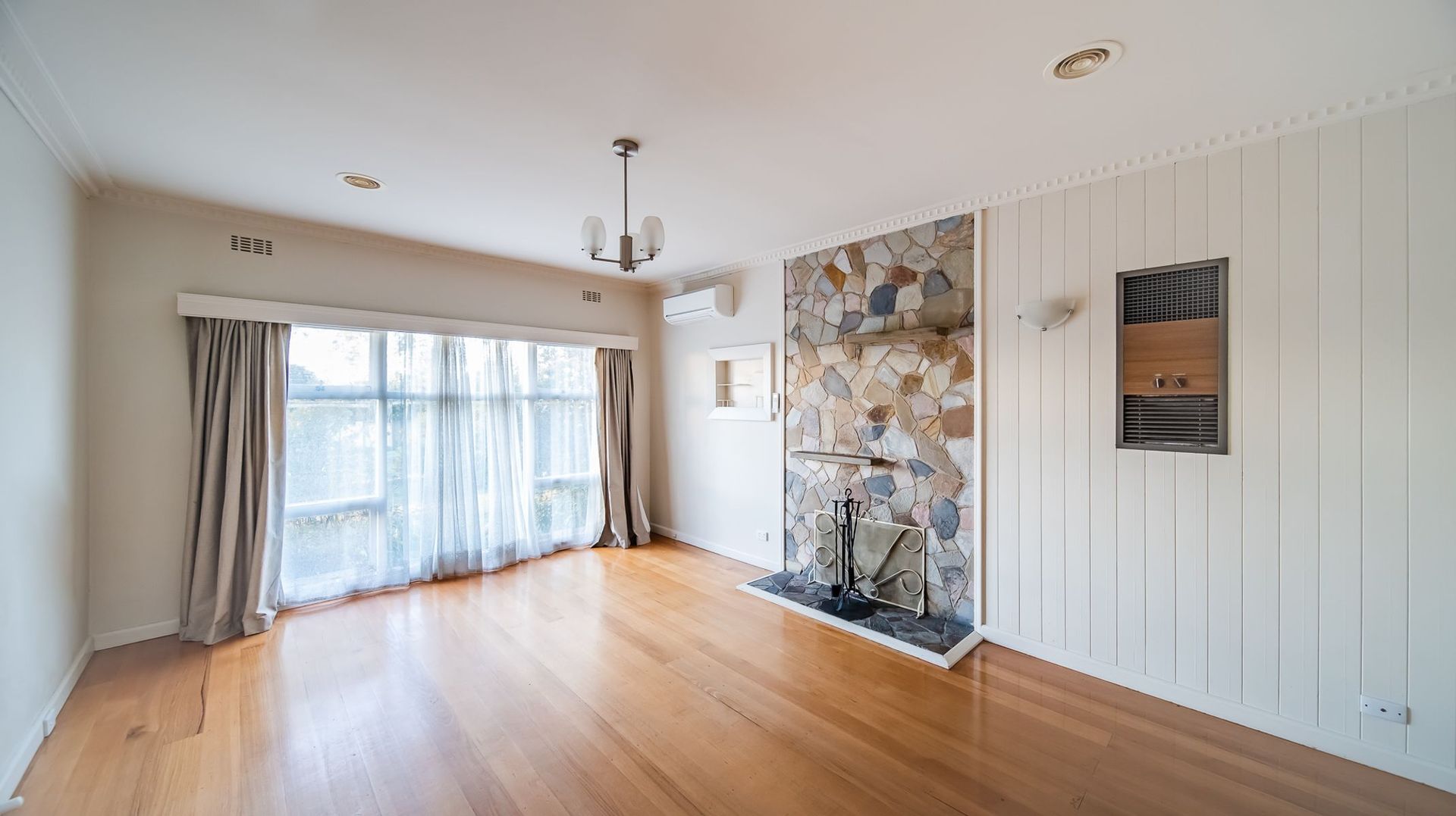 10 Knaith Road, Ringwood East Property History & Address Research