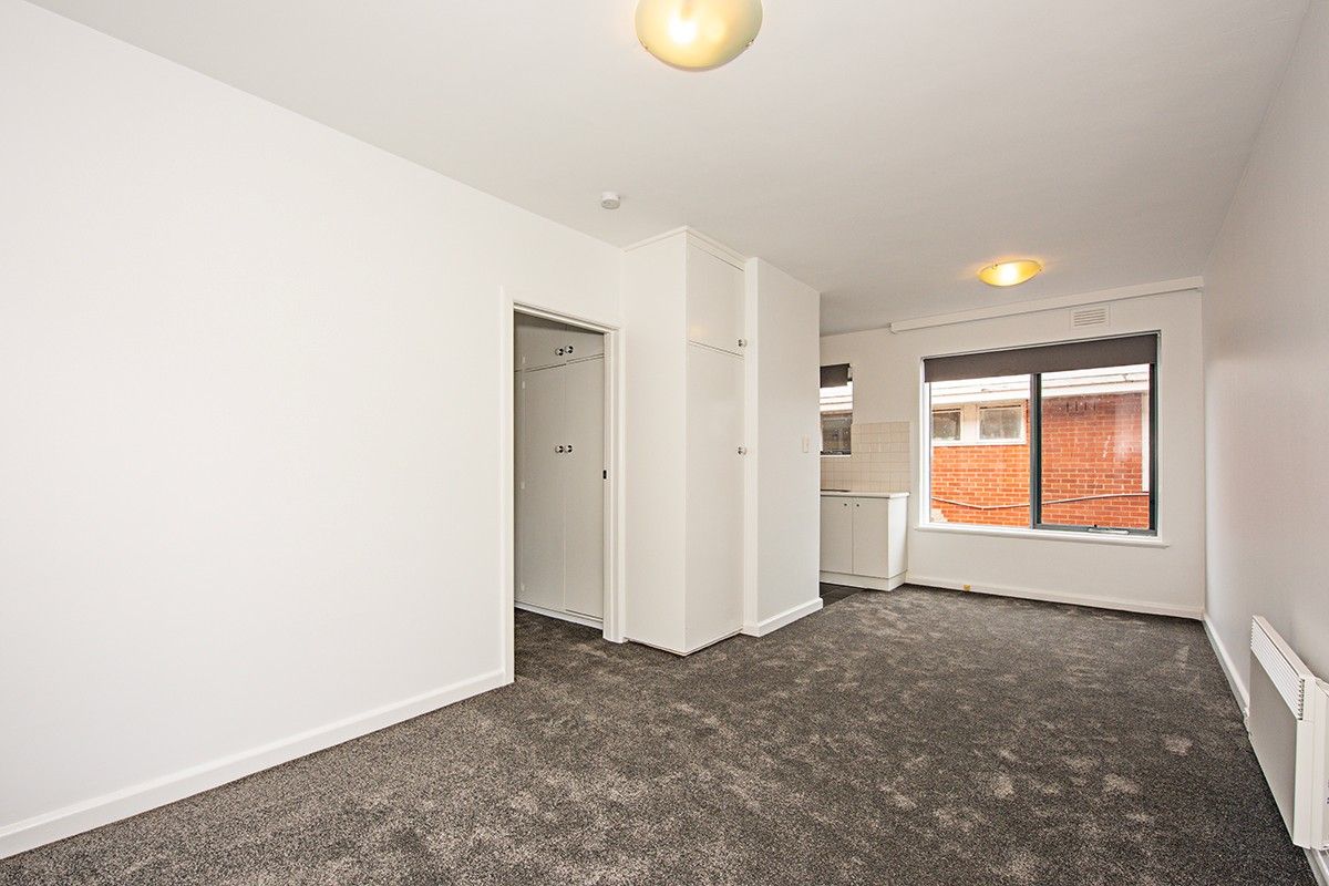 1 bedrooms Apartment / Unit / Flat in 5/151 Hotham Street ST KILDA EAST VIC, 3183