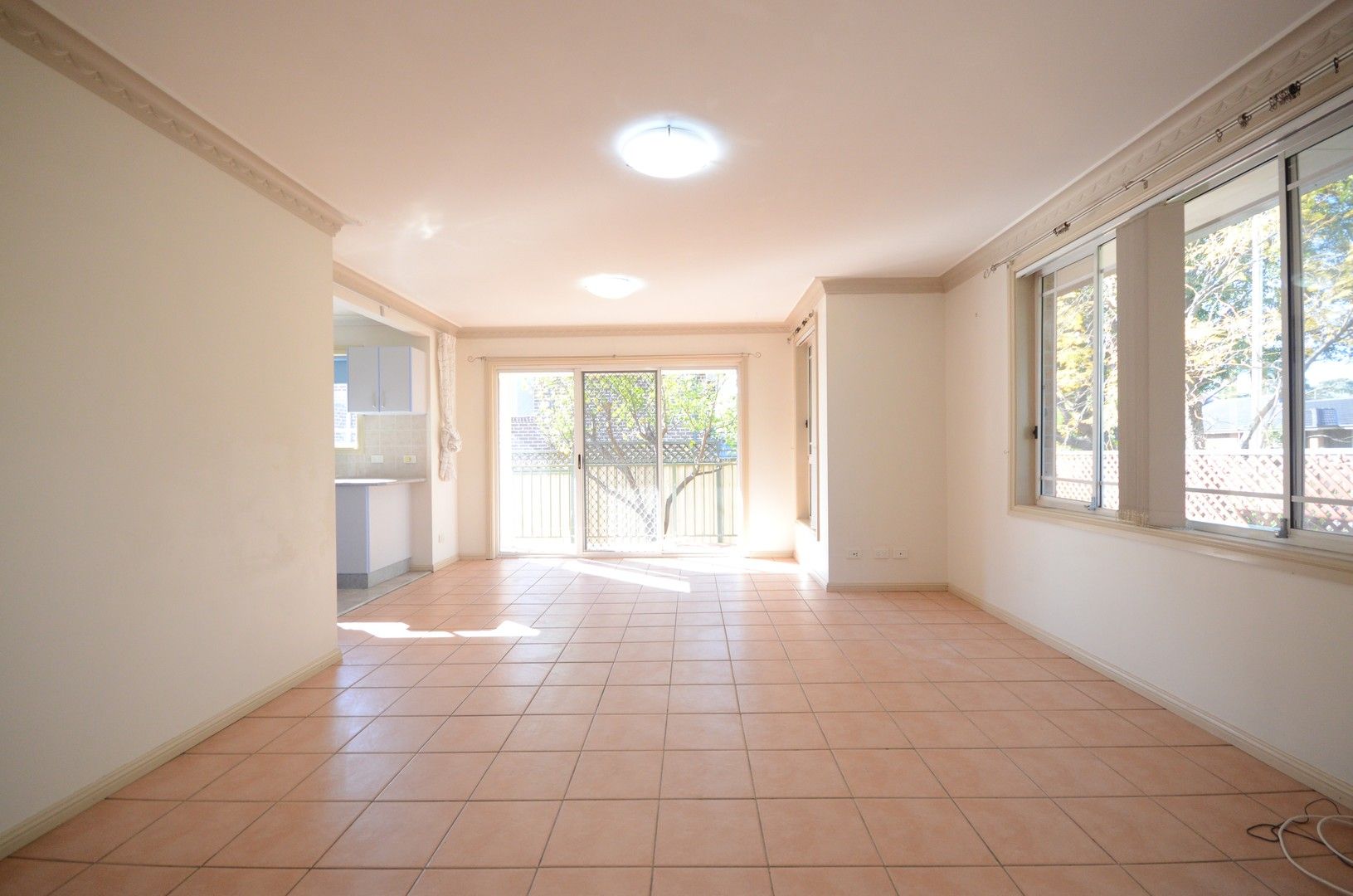 2 bedrooms Villa in 1/4A Tungarra Road GIRRAWEEN NSW, 2145