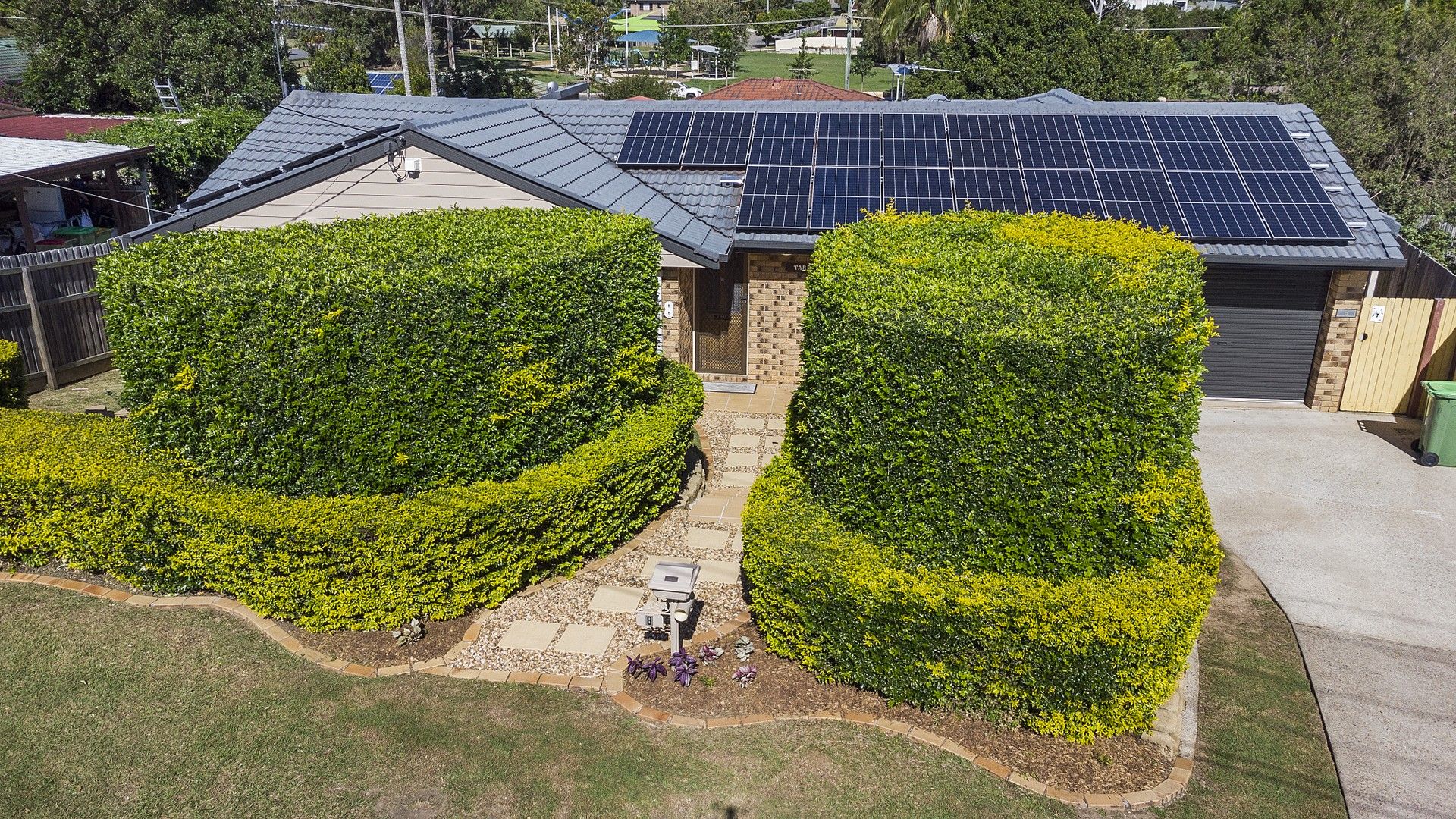 4 bedrooms House in 8 Dorking Court ALEXANDRA HILLS QLD, 4161