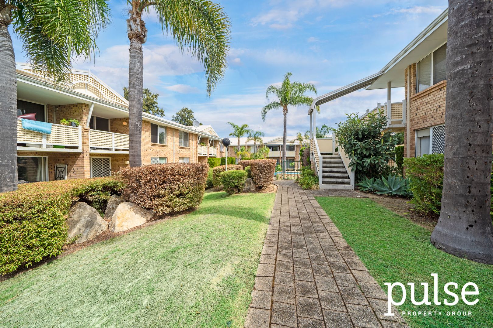 19/2 Pinewood Avenue, Kardinya WA 6163, Image 1