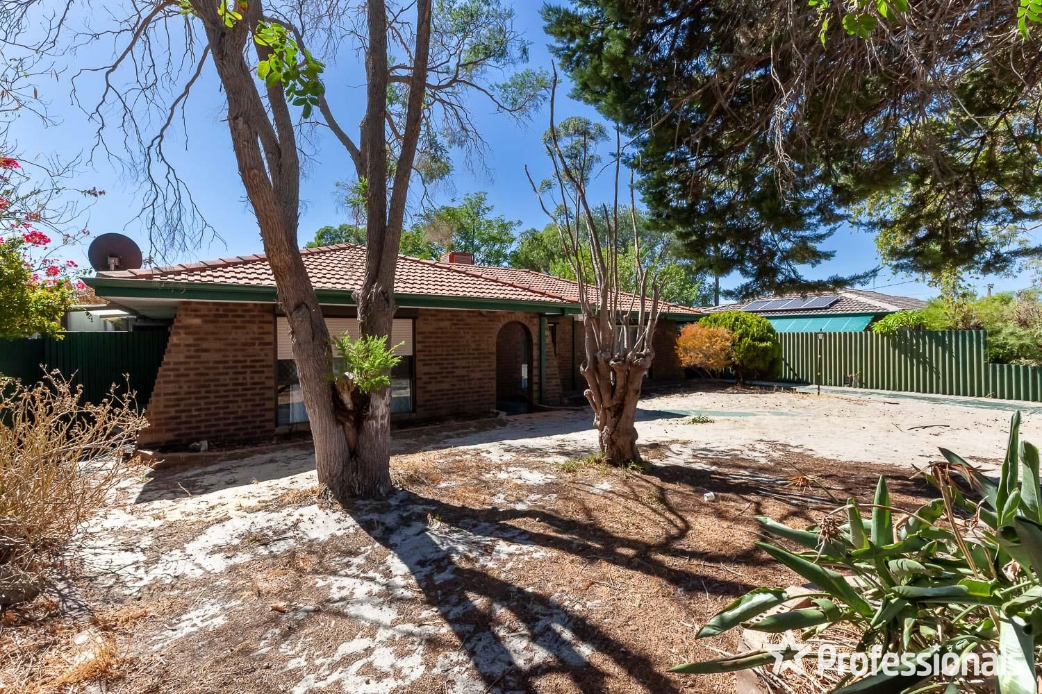 42 Willowmead Way, Kelmscott WA 6111, Image 2