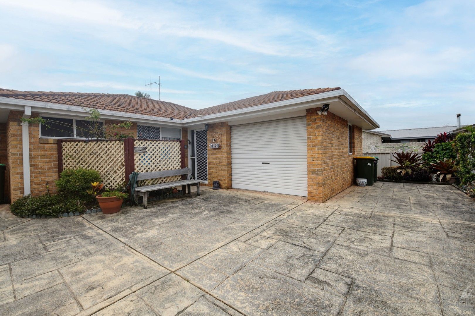 2/11 Mayfair Place, Forster NSW 2428