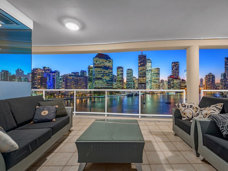 3 bedrooms Apartment / Unit / Flat in 21 Pixley St KANGAROO POINT QLD, 4169