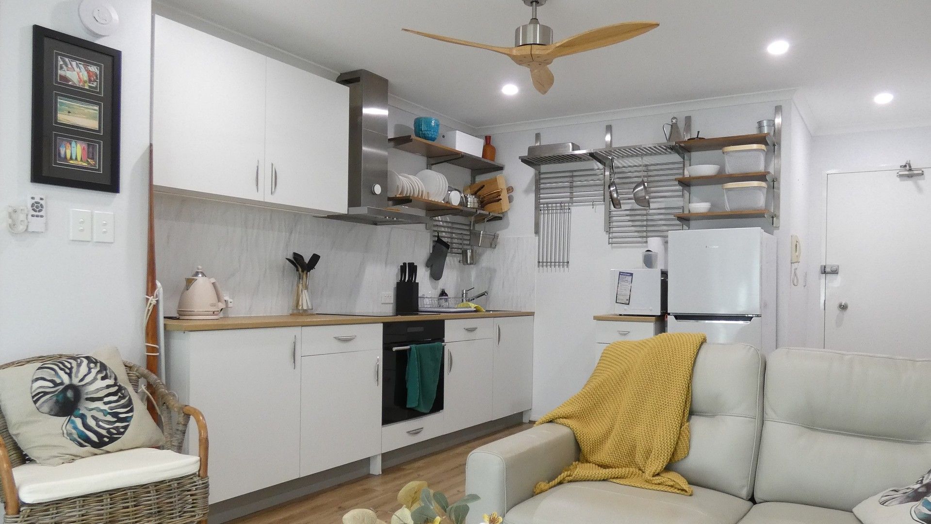 1 bedrooms Apartment / Unit / Flat in 17/4 Adori Street CHEVRON ISLAND QLD, 4217