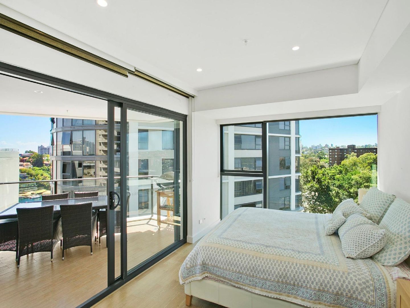 809/80 Alfred Street, Milsons Point NSW 2061, Image 2