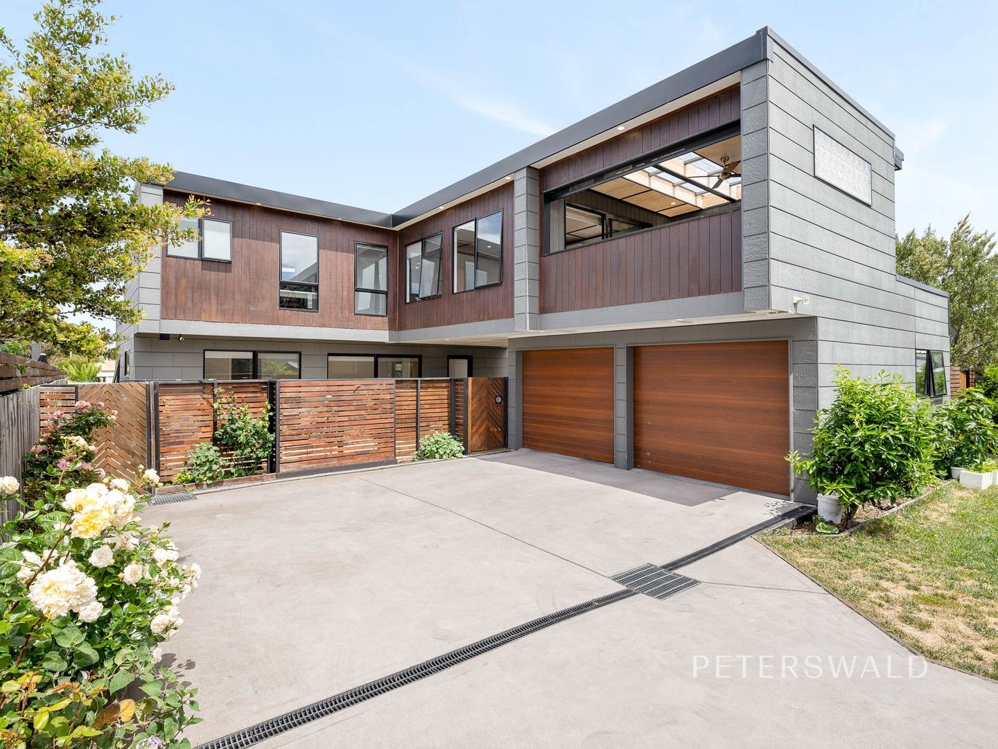4 bedrooms Apartment / Unit / Flat in 2/109 Clarence Street BELLERIVE TAS, 7018
