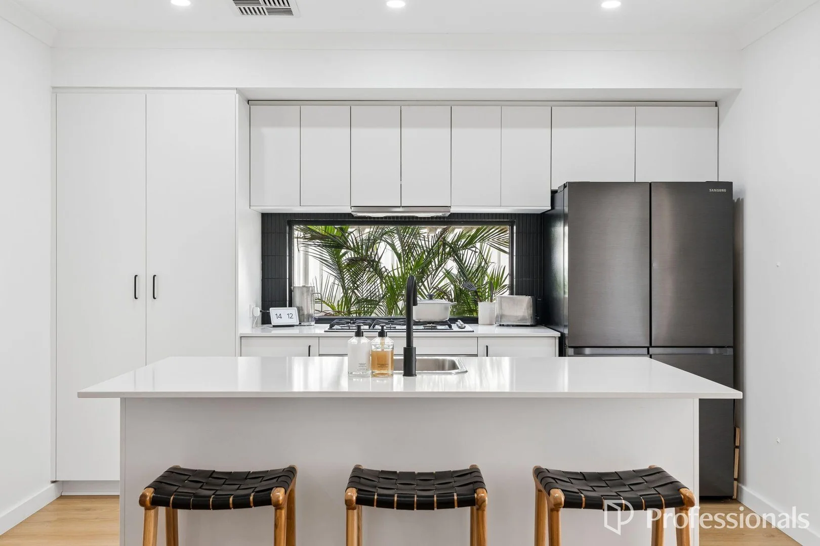 55 Greenpoint Way, Hilbert WA 6112