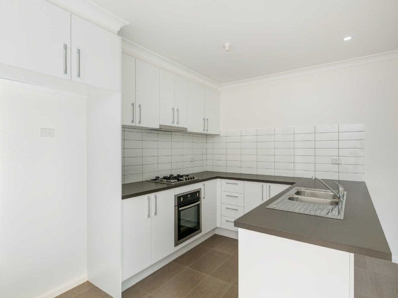 2/33a Booth Street, Golden Square VIC 3555, Image 1