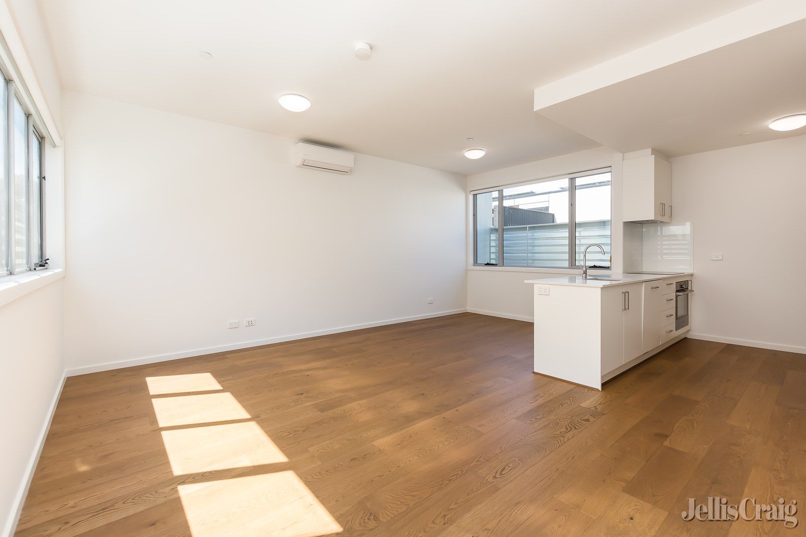 2 bedrooms Townhouse in 7/672 Nicholson Street FITZROY NORTH VIC, 3068