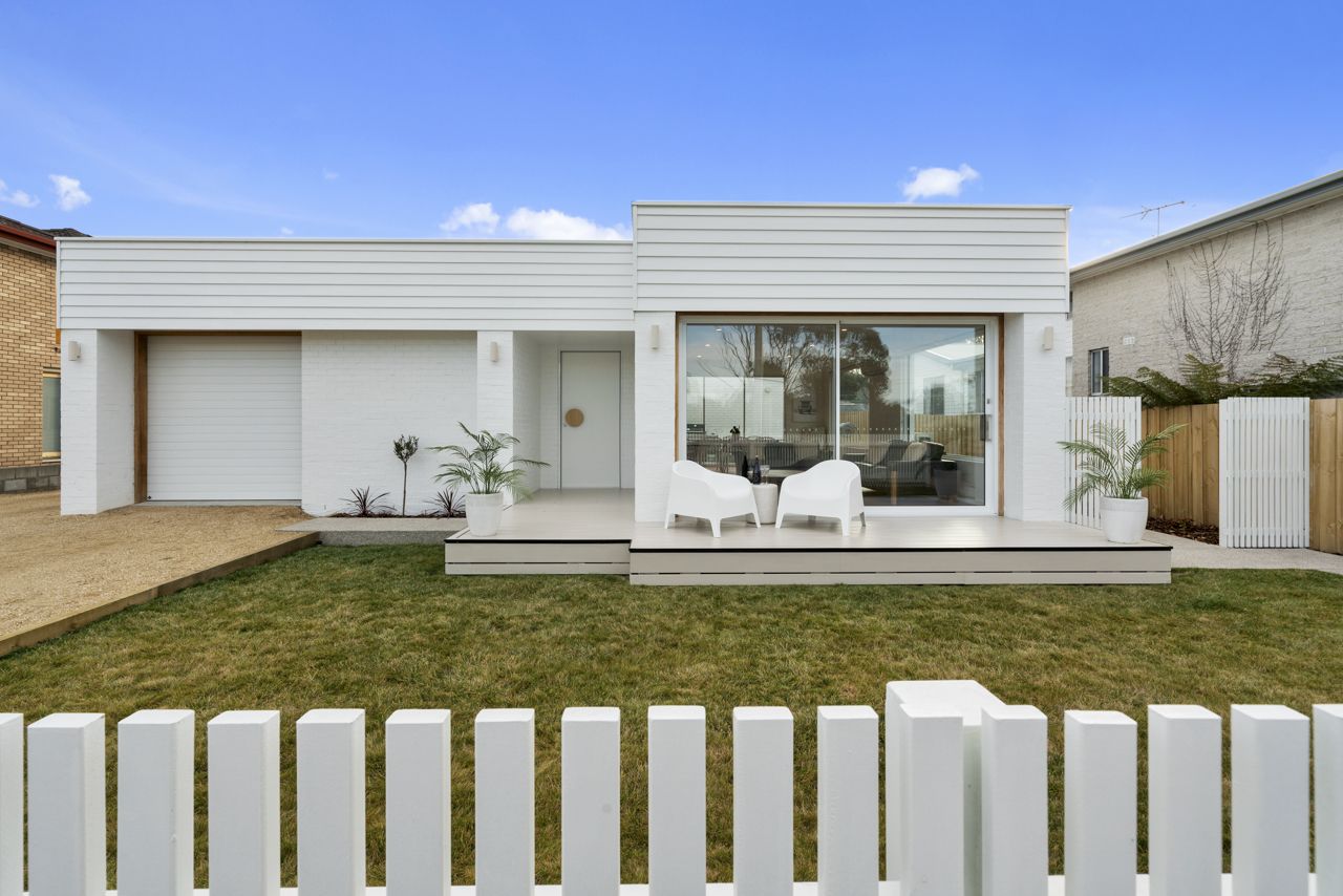 4 bedrooms House in 79 Balook Street LAUDERDALE TAS, 7021