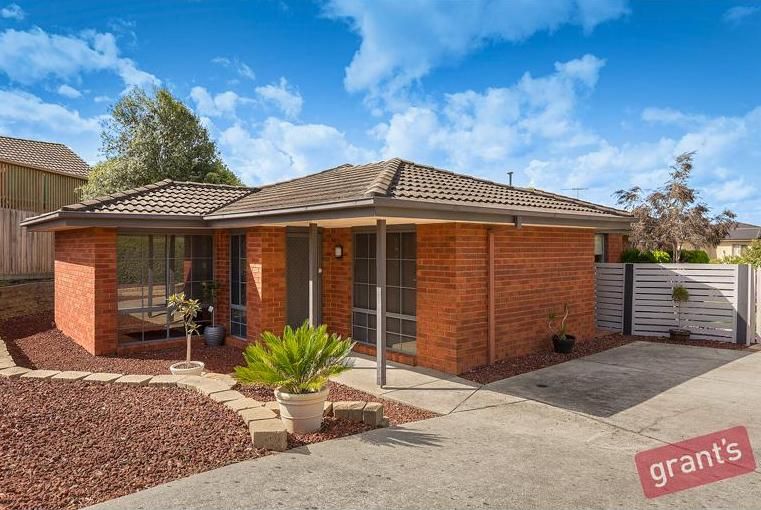 3 bedrooms House in 4 Sollya Court NARRE WARREN VIC, 3805