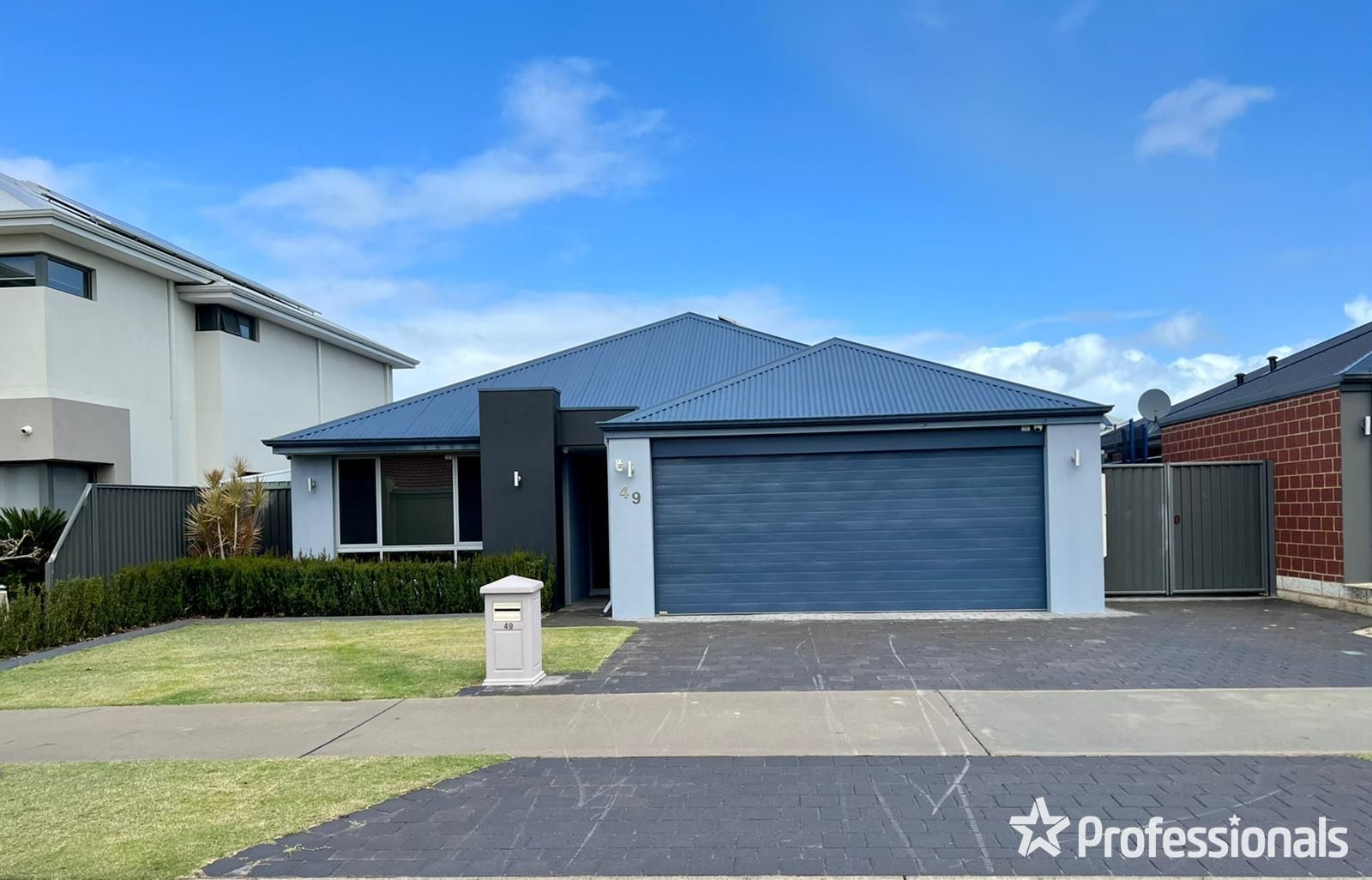 4 bedrooms House in 49 Silvershot Avenue HARRISDALE WA, 6112