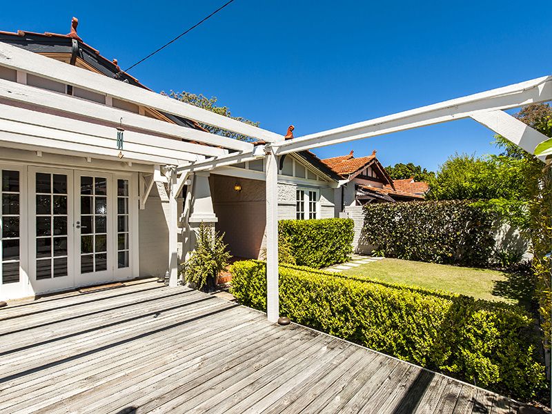 3 bedrooms House in 44 Williams Road NEDLANDS WA, 6009