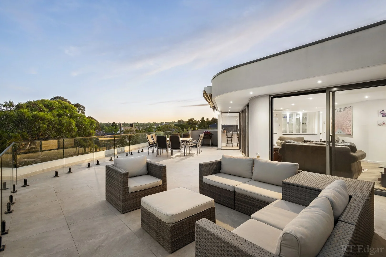 Penthouse 9/245 Kooyong Road, Toorak VIC 3142