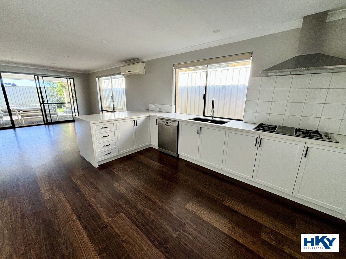 4 bedrooms House in 27 Castanet Drive MADELEY WA, 6065