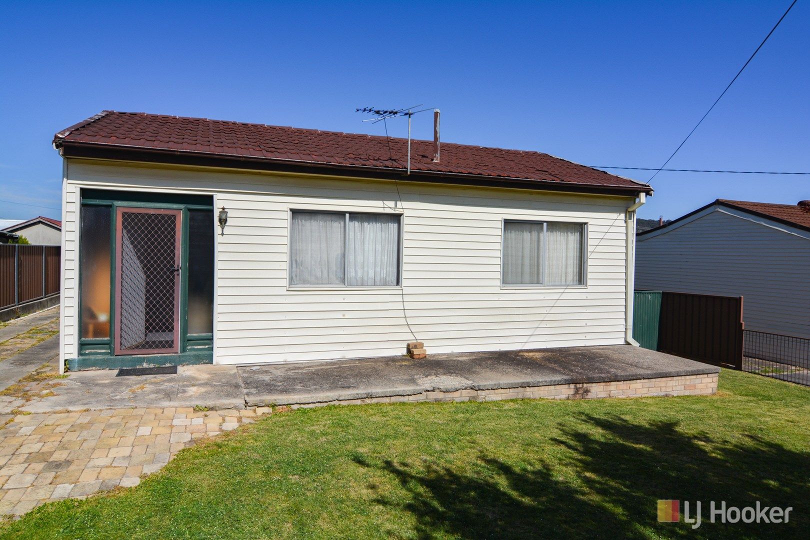 8 Tweed Road, Lithgow NSW 2790, Image 0