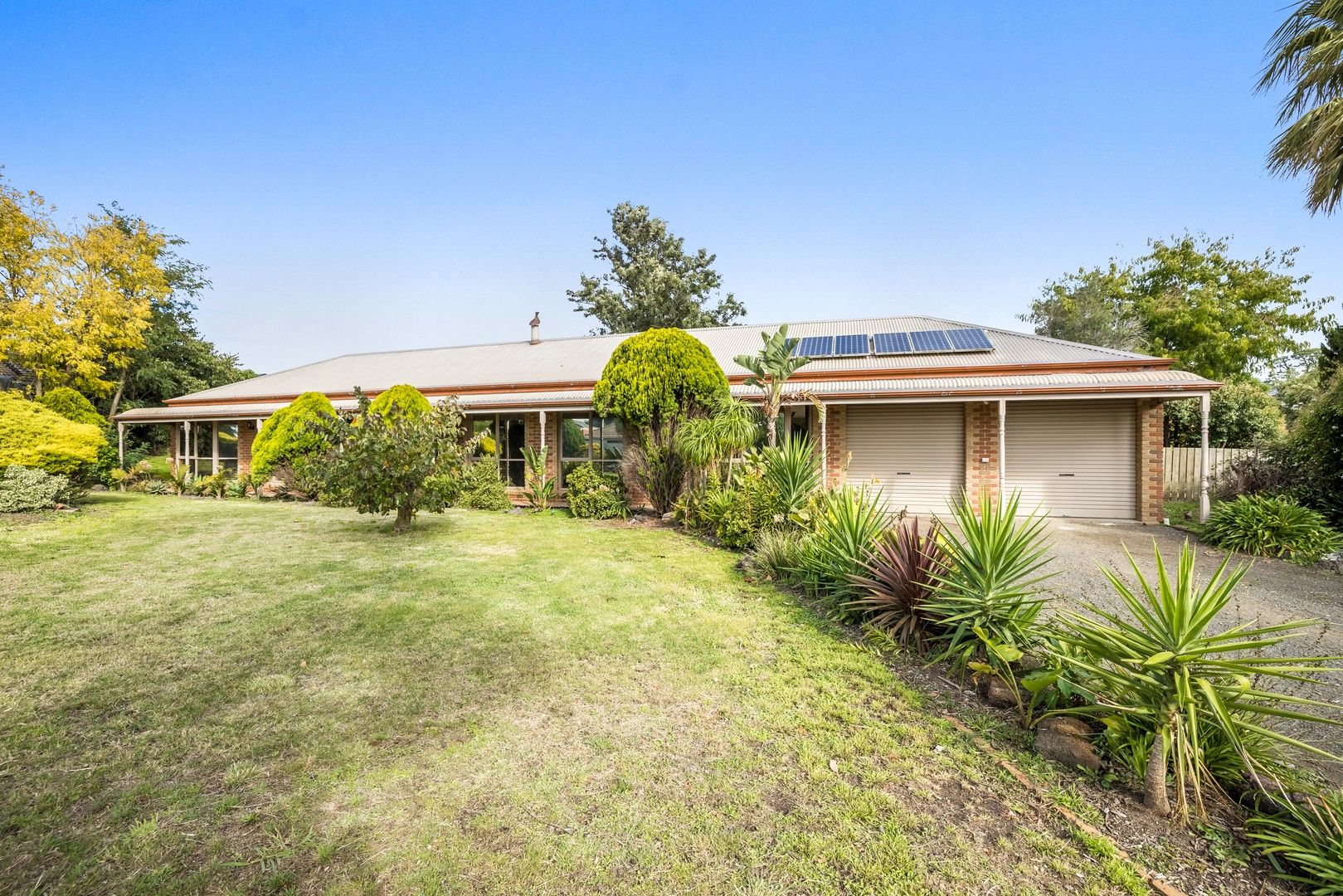 4 bedrooms House in 12 Central Rd HAMPTON PARK VIC, 3976