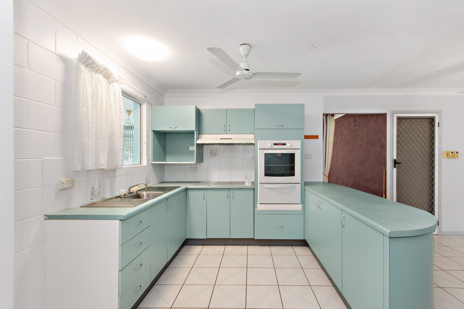 23 Madelaine Drive, Balgal Beach QLD 4816, Image 1