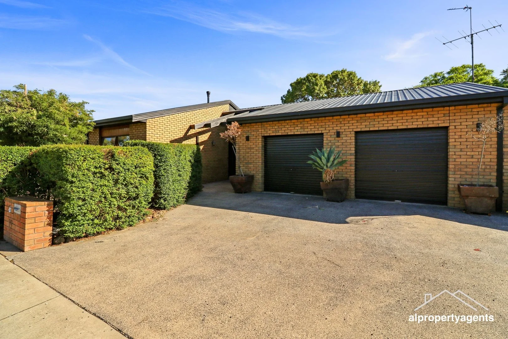 19 Mintern Crescent, Horsham VIC 3400