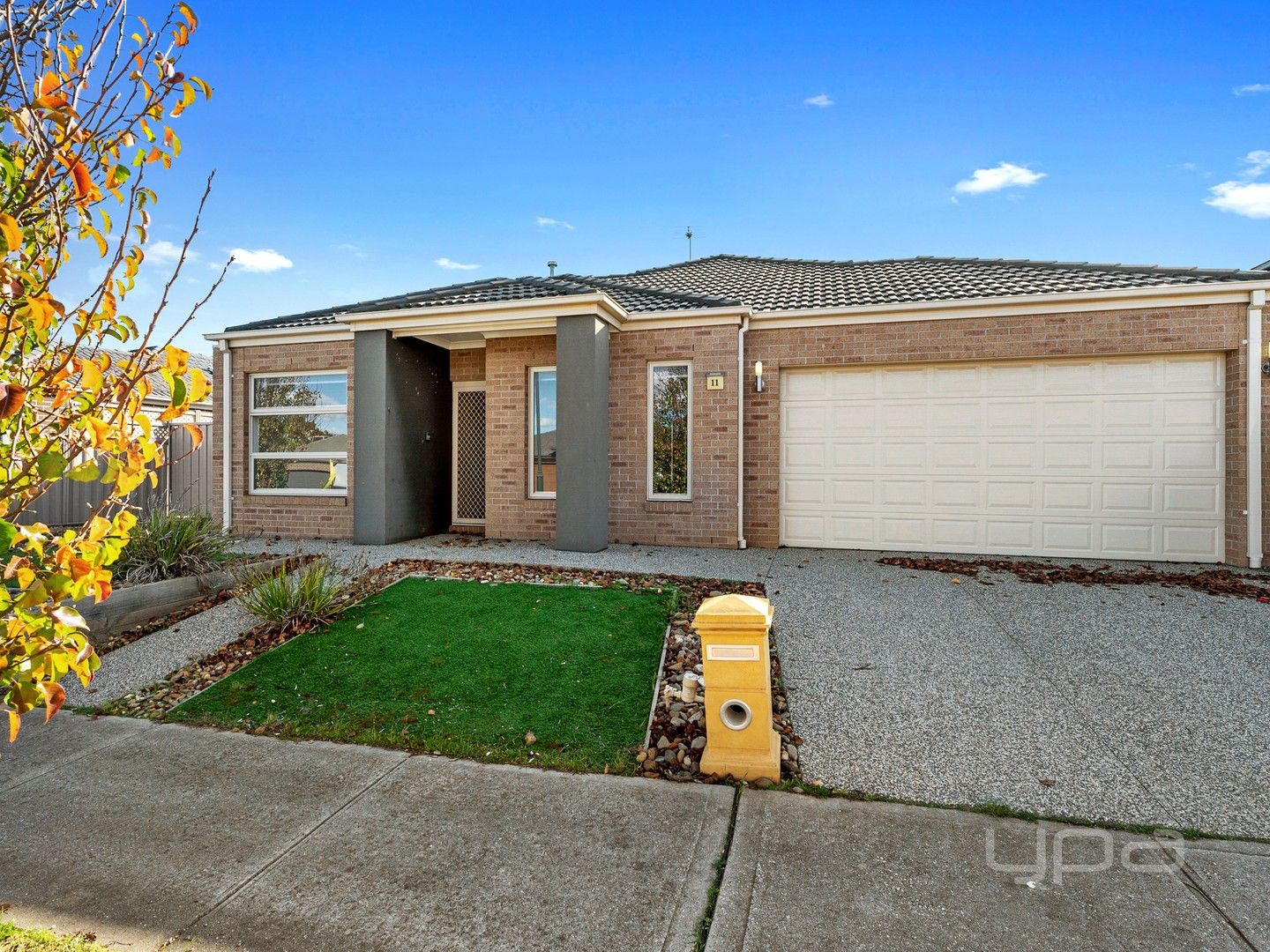 4 bedrooms House in 11 Lawrence Avenue HARKNESS VIC, 3337