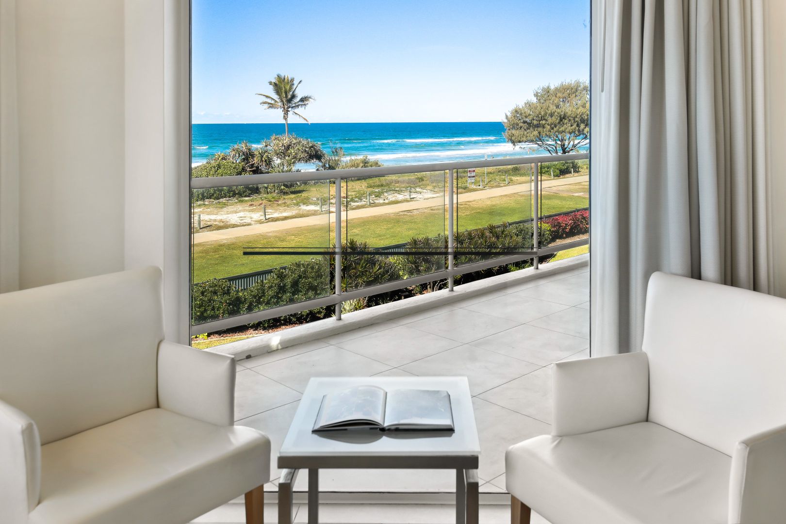 Penthouse "Pacific Mirage", Seaworld Drive, Main Beach QLD 4217, Image 2