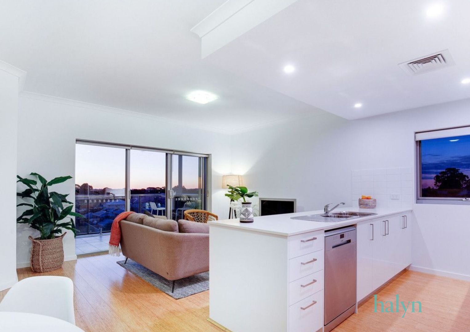2 bedrooms Apartment / Unit / Flat in 29/21-23 Northwood Street WEST LEEDERVILLE WA, 6007