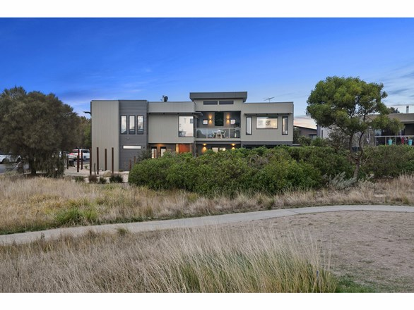 2 St Georges Way, Torquay VIC 3228