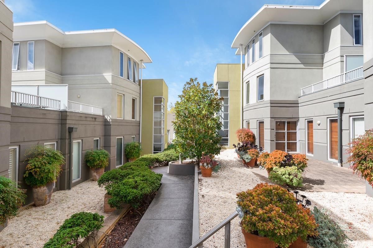 2 bedrooms Apartment / Unit / Flat in 13/152 Princess Street KEW VIC, 3101
