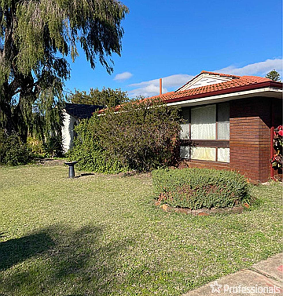 3 bedrooms House in 12 Hibbertia Crescent RIVERTON WA, 6148