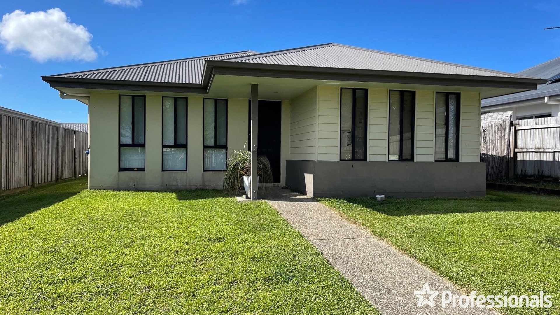 60 Phoenix Crescent, Rural View QLD 4740, Image 0