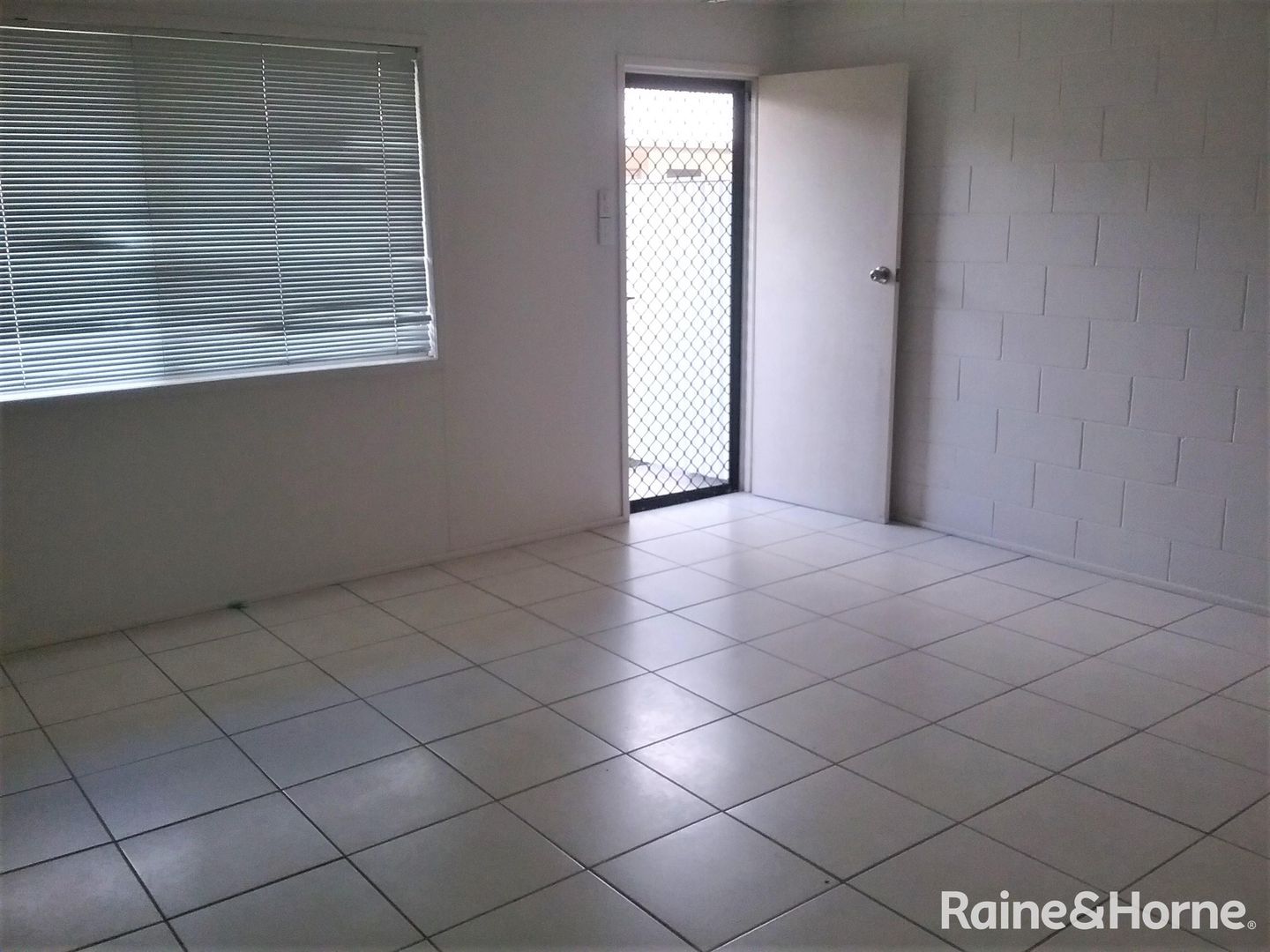 Unit 5/8-10 Petersen Street, North Mackay QLD 4740, Image 2