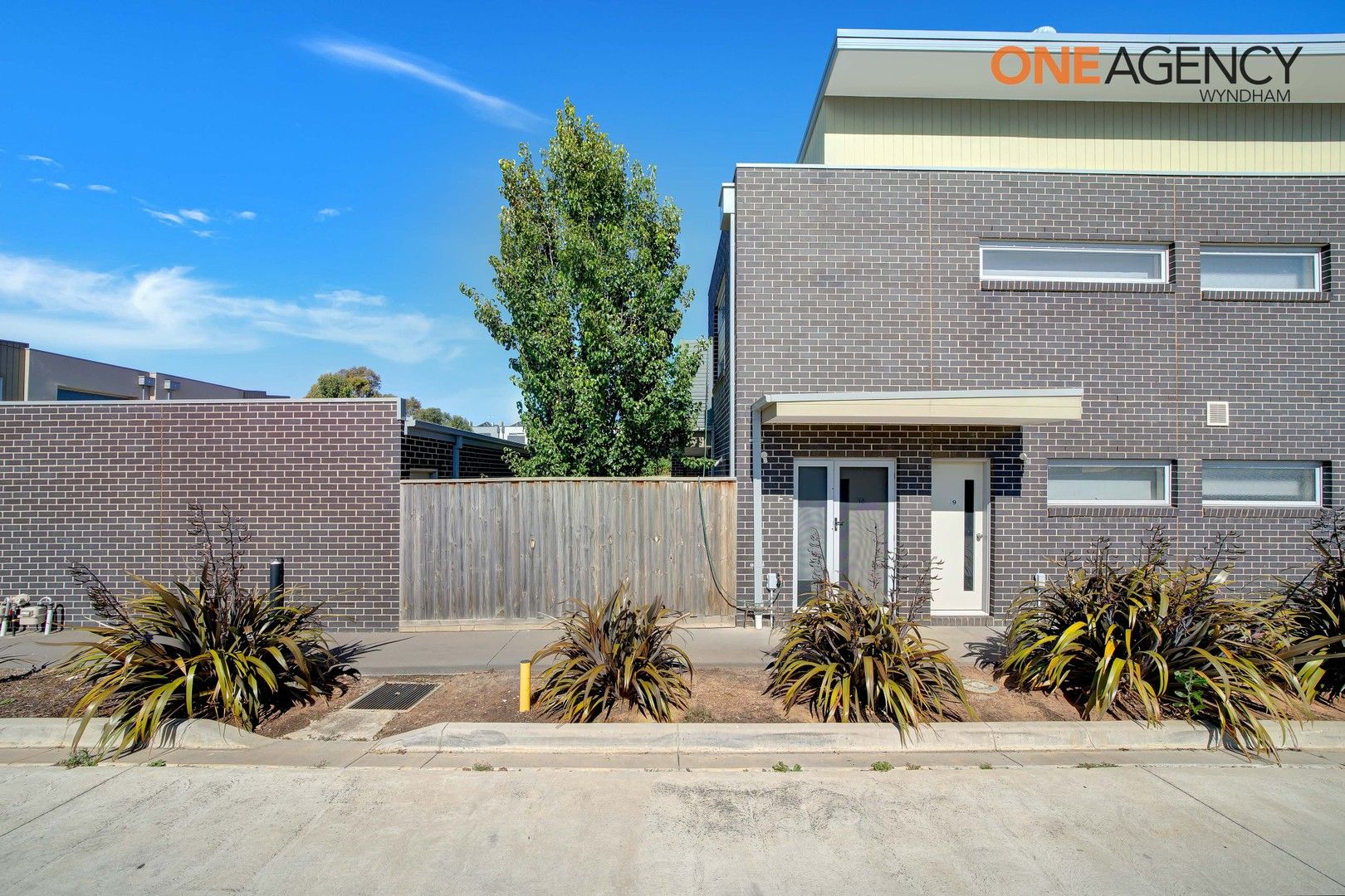 10/5 Thomas Carr Drive, Tarneit VIC 3029, Image 2